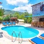 Merkezi Konumda Oezel Havuzlu Tas Villa Kinali (Aegean)