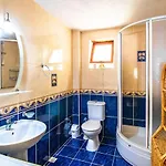 Villa Merkezi Konumda Oezel Havuzlu Tas Kinali (Aegean)