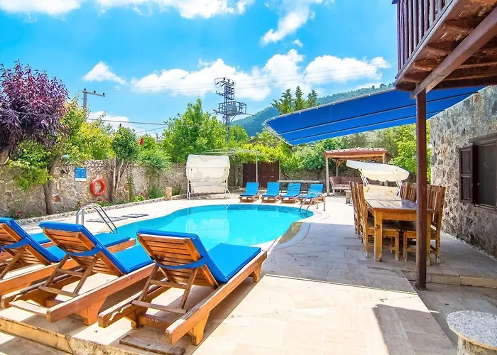Villa Merkezi Konumda özel Havuzlu Taş Kinali (Aegean)